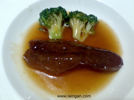 sea-cucumber-with-broccoli